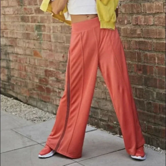 BNWOT Free People Movement Game Winner Side Stripe Pull On Wide Leg Pants - Picture 4 of 7